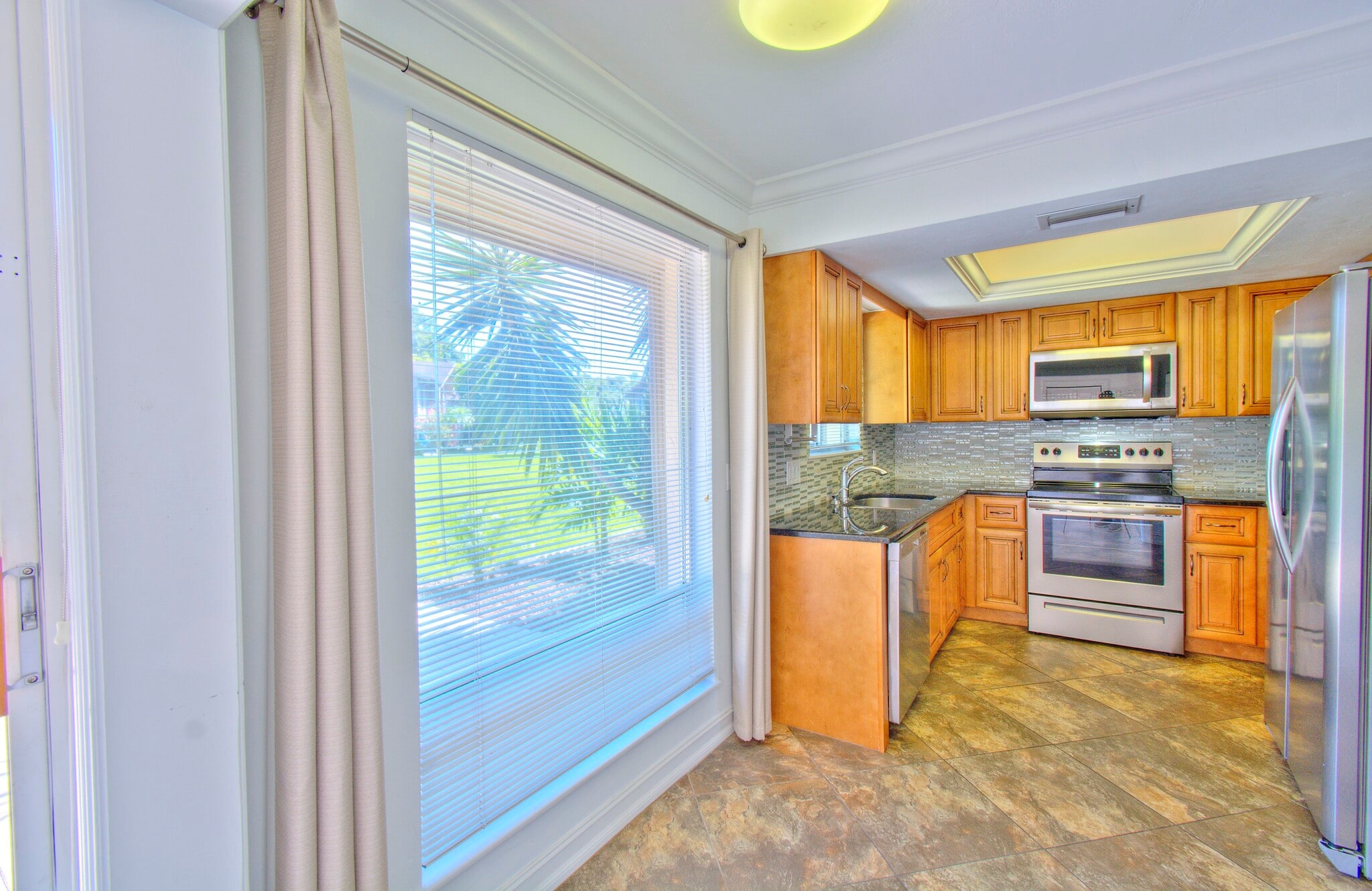 Building Photo - 787 Palm View Dr