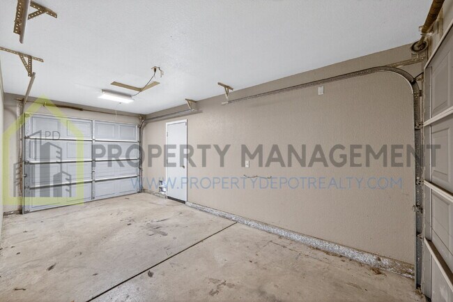 Building Photo - Spacious 3-Bedroom, 3-Bath Home Available