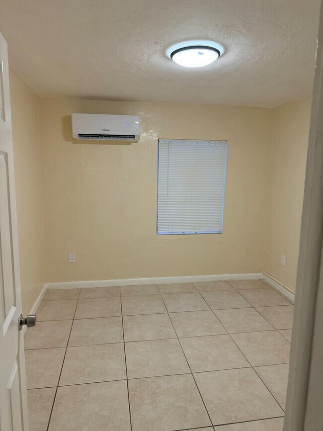 Building Photo - 1135 Sharazad Blvd