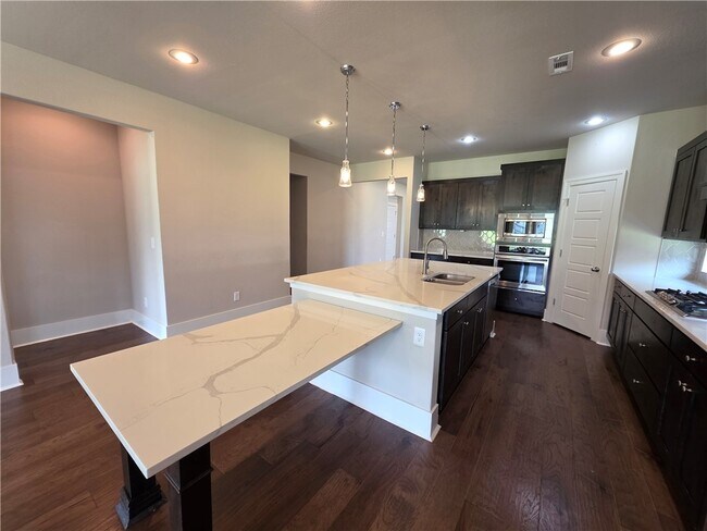 Building Photo - 616 Mill Pond Wy