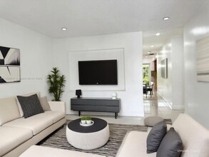 Building Photo - 2322 SW 106th Ct