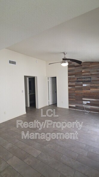 Building Photo - 27586 Calle Ladera