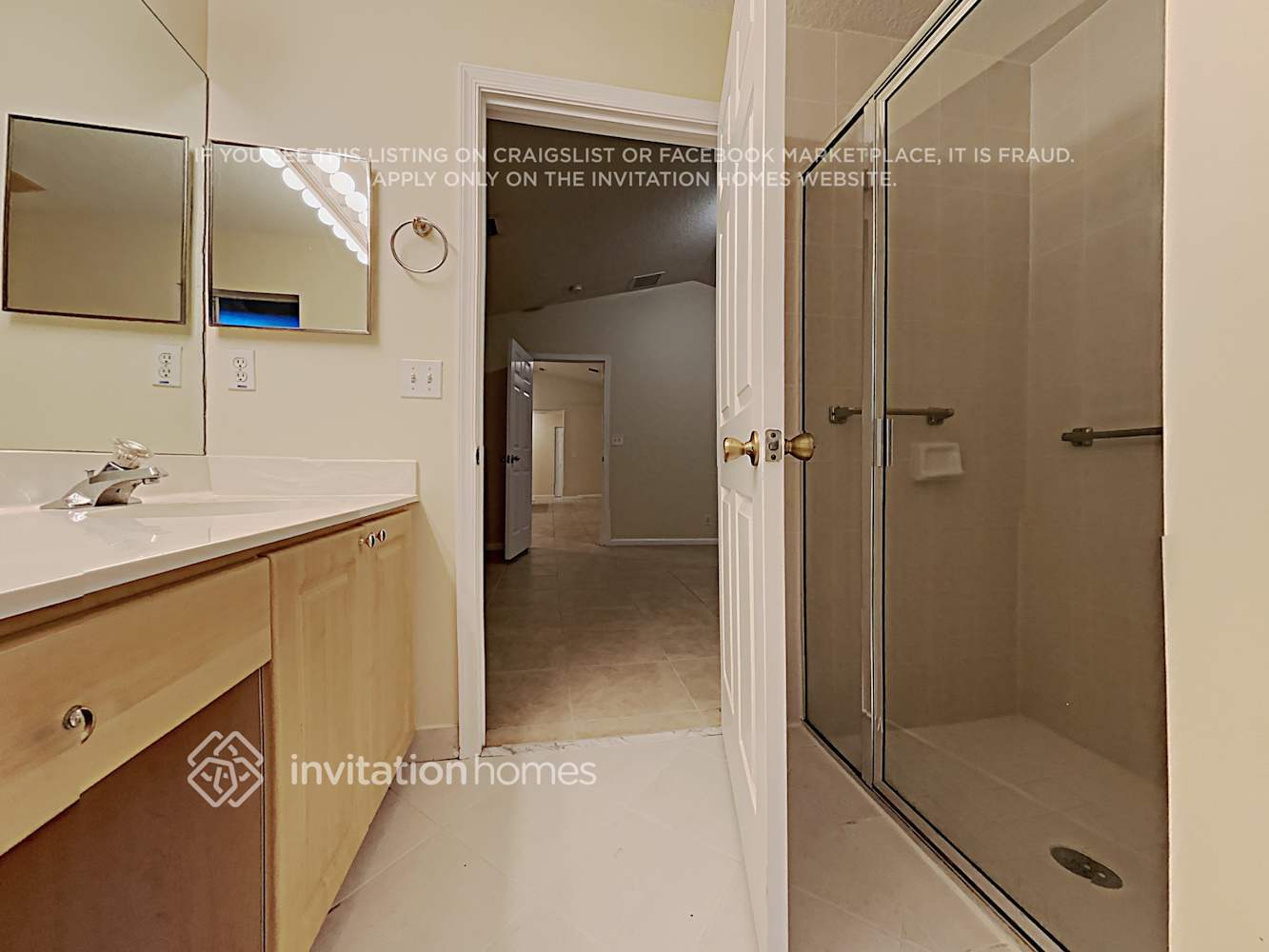 Building Photo - 14822 Paddock Dr