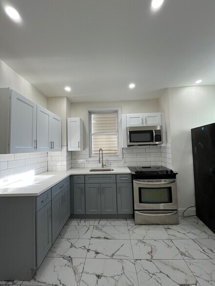 Building Photo - 151 Armstrong Ave