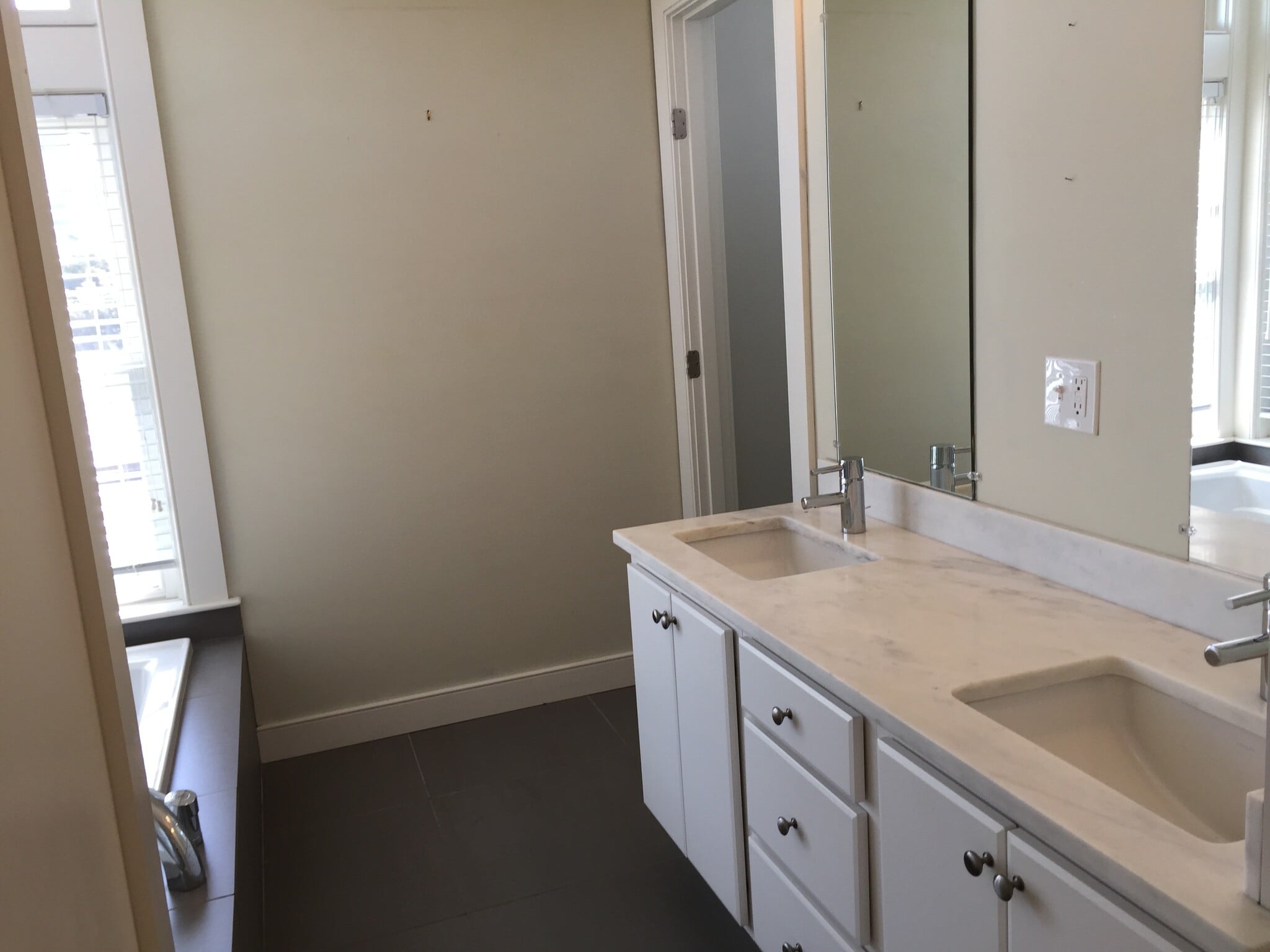 Building Photo - 75 Hamilton St