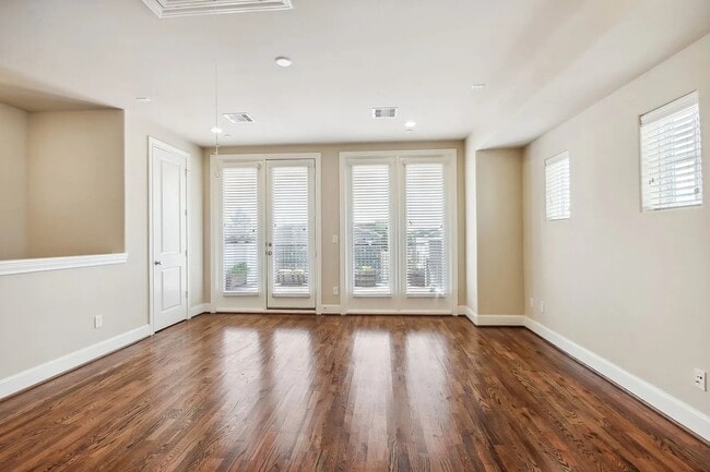 Building Photo - 2607 Cohn St