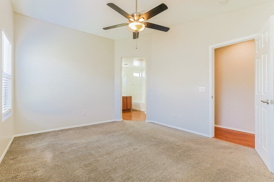 Building Photo - 1851 W Desert Canyon Dr