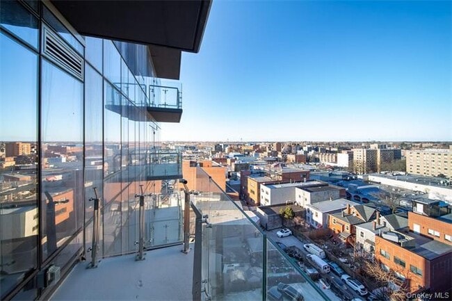 Building Photo - 33-71-71 Prince St