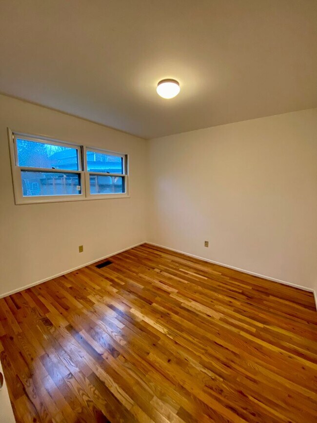 Building Photo - 1206 SE 87th Ave