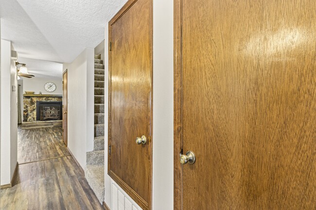 Building Photo - 214 Metz Dr