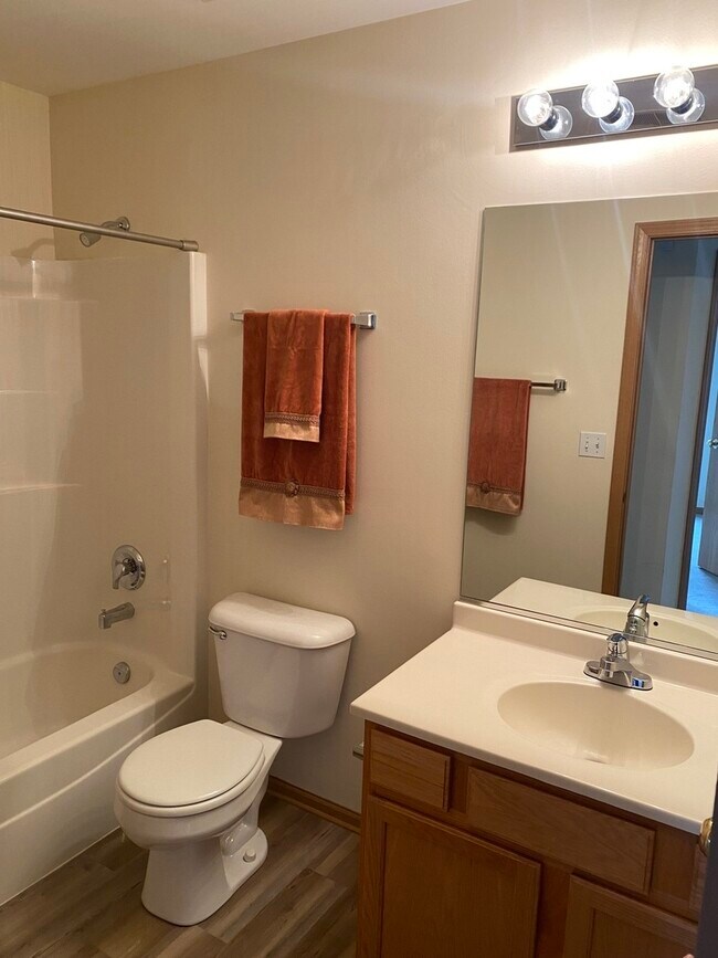 Building Photo - 759 Cherry Creek Dr