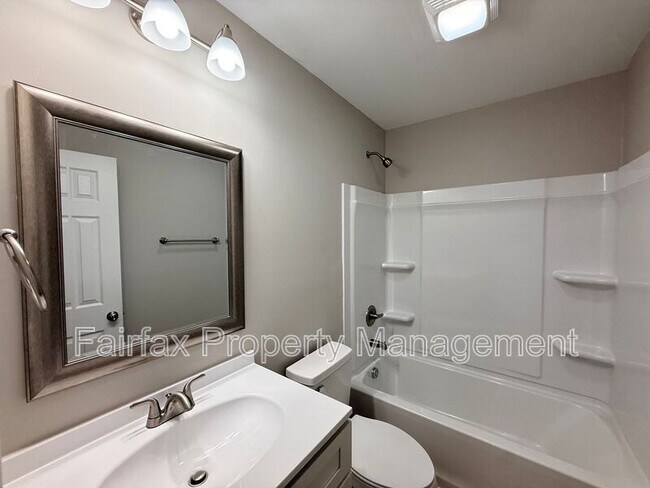 Building Photo - 2416 Owen St