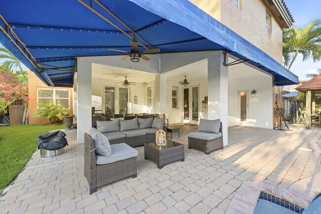 Building Photo - 16372 SW 62nd Ter