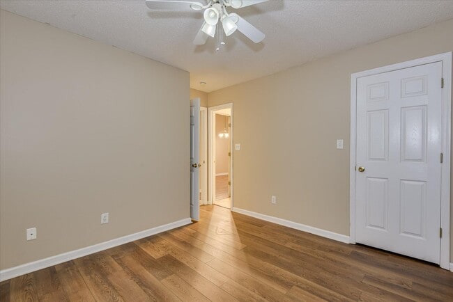 Building Photo - 128 Shelby Dr