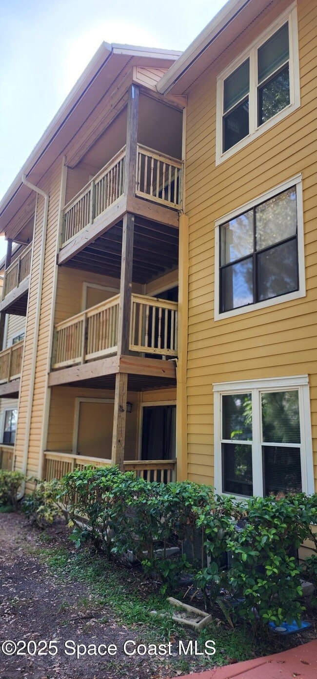Building Photo - 225 S Tropical Trail