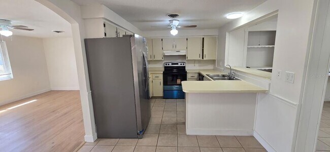 Building Photo - 36 Tulane Rd