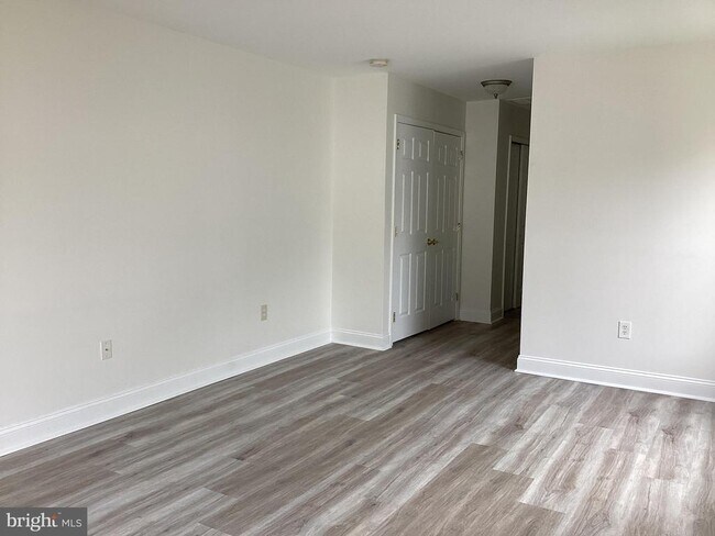 Building Photo - 36 Weaver Dr