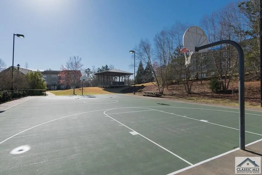 Building Photo - 490 Barnett Shoals Rd