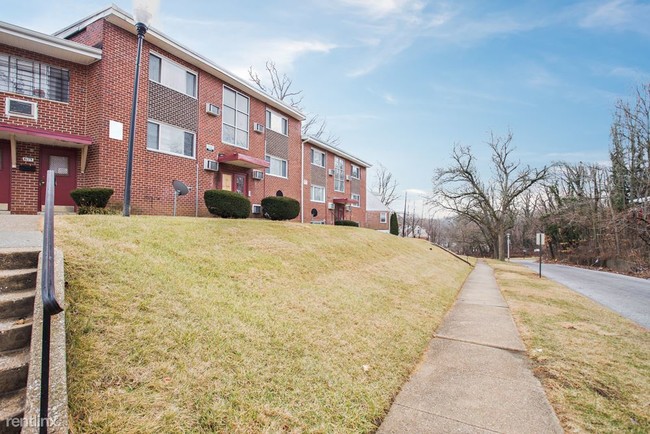 Primary Photo - 2 br, 1 bath Apartment - Windsor Arms