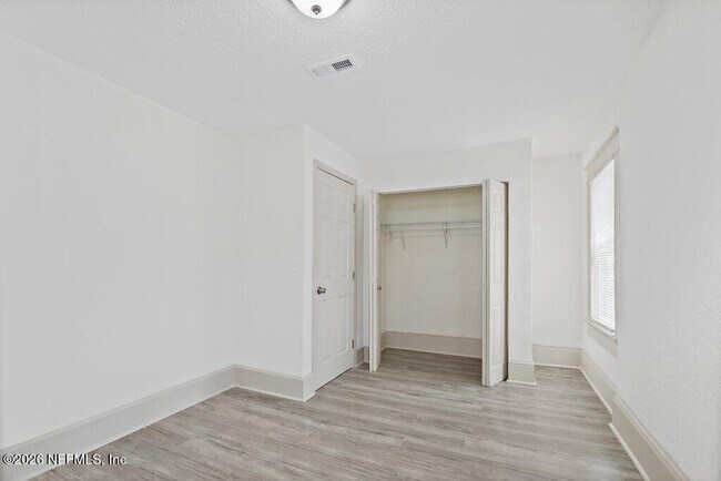 Building Photo - 3058 Rosselle St