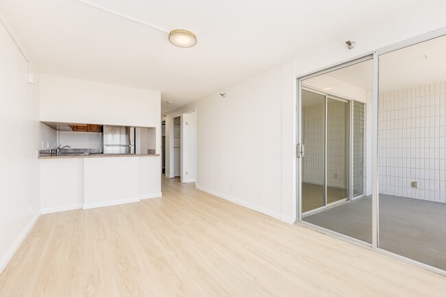 Building Photo - 2542 Date St