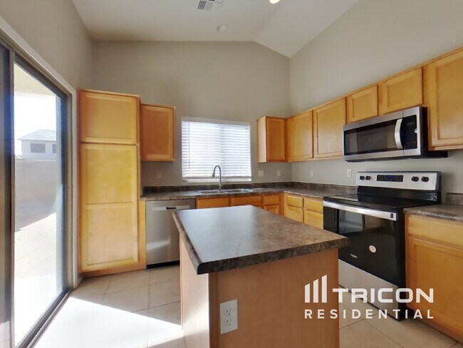 Building Photo - 46023 W Starlight Dr