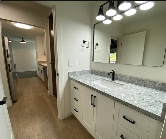 Building Photo - Charming 1bd/1ba Condo in Woodside HOA