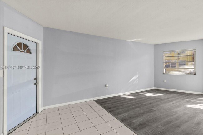 Building Photo - 18630 NE 18th Ave