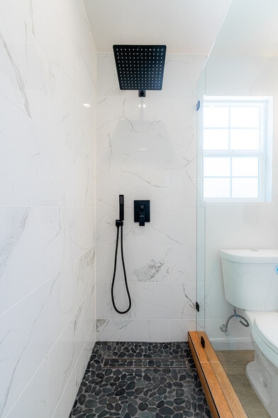 Building Photo - 9338 Langdon Ave