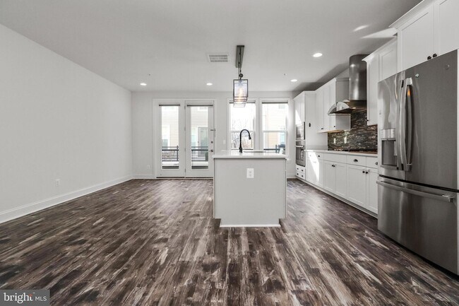 Building Photo - 14583 Lakestone Dr