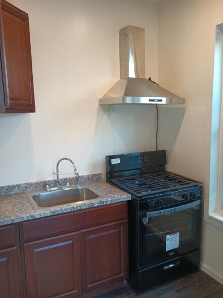 Building Photo - 1619 N 29th St