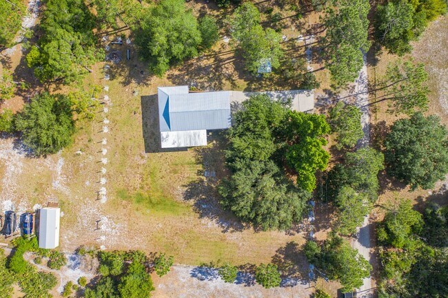 Building Photo - Serene 3-Bedroom Home on 1 Acre Lot