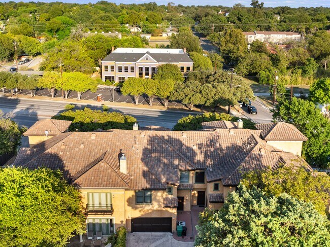 Building Photo - 123 Eaton St