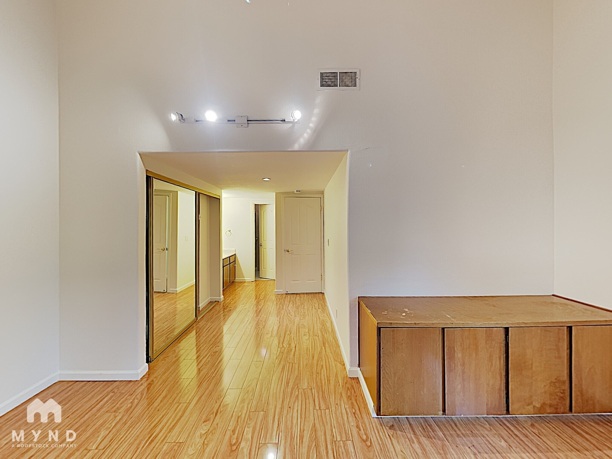 Building Photo - 7161 Rouse Ct