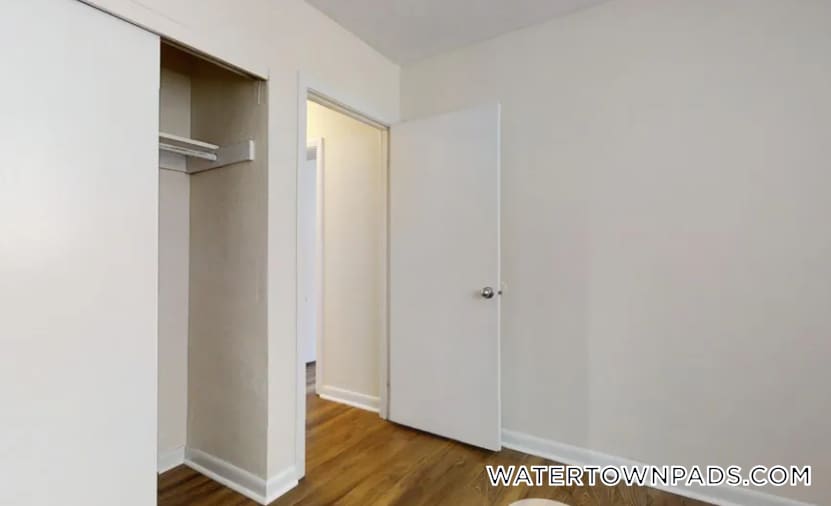 Building Photo - 24 Whites Ave