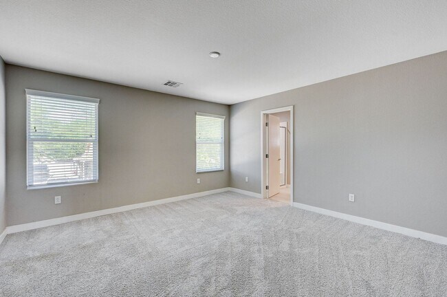 Building Photo - 2022 Single Family Home: 50% off first mon...