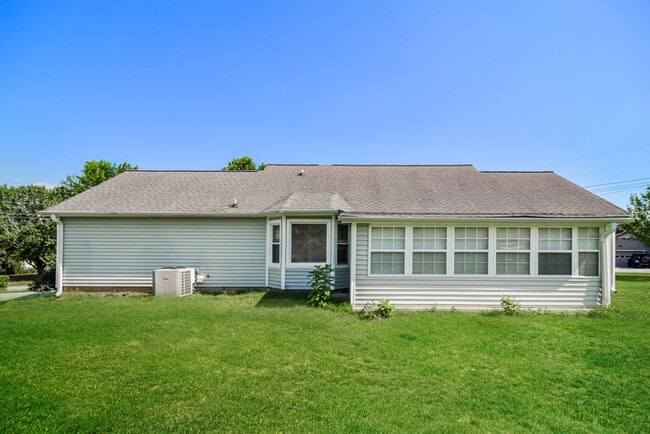 Building Photo - 12661 Dickens Ln