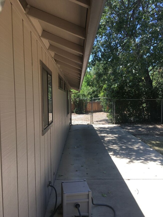 Building Photo - Oak Haven Neighborhood 3 bedroom  in Cul-De-Sac