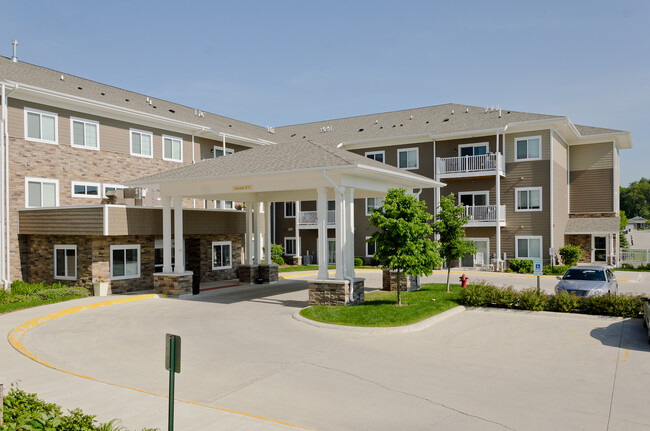 Primary Photo - Gardiner Place Apartments