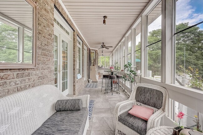 Building Photo - 8745 Old Charlotte Pike