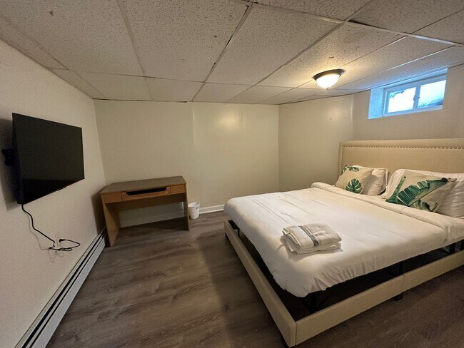 Building Photo - 126 Indiana Ave