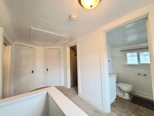 Building Photo - Charming 3 Bed/1.5 Bathroom in North Evere...
