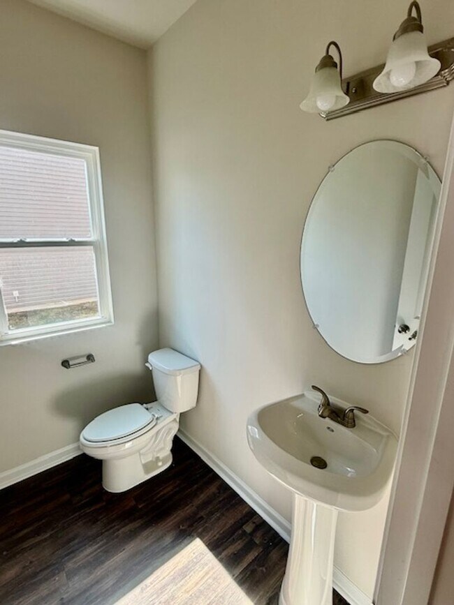 Building Photo - Two bedroom, 2.5 bath townhome with loft in Ridge Creek, Whitsett