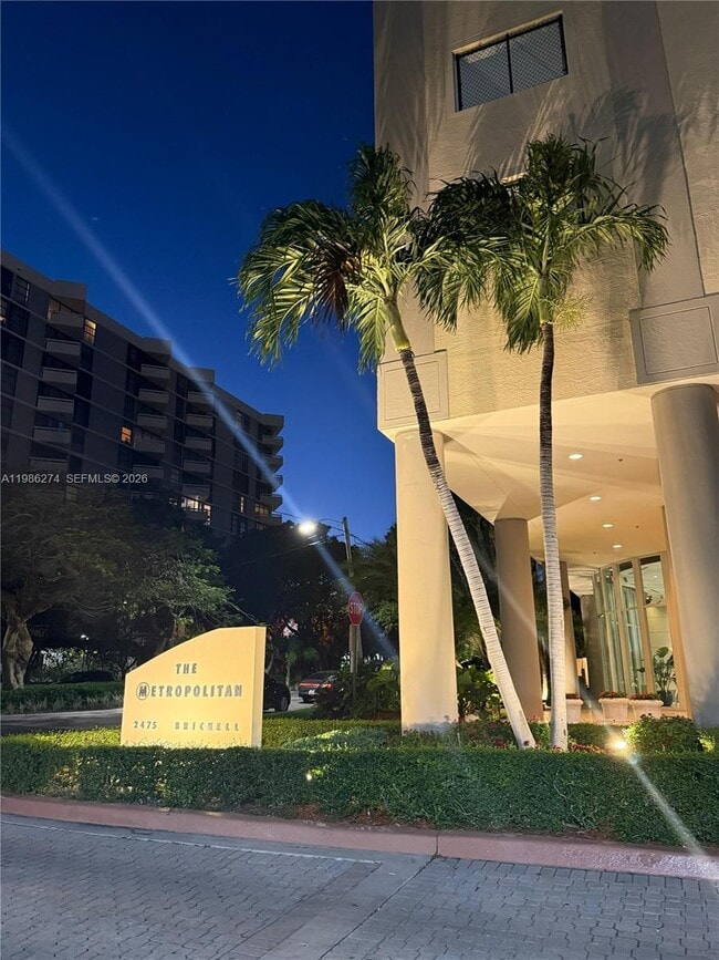 Building Photo - 2475 Brickell Ave