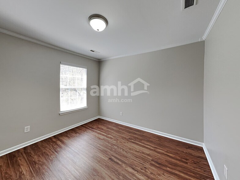 Building Photo - 9130 Hillston Ridge Rd