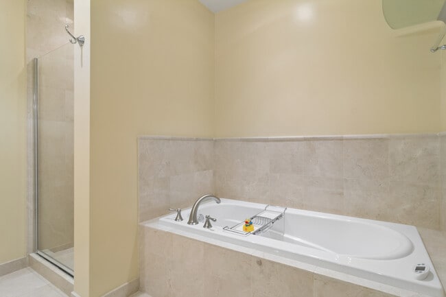 Building Photo - 310 S Michigan Ave