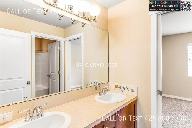 Building Photo - 10495 Sheridan Cres NE