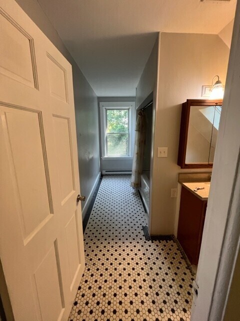 Building Photo - 20 Temple St