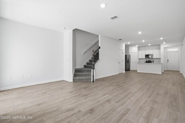 Building Photo - 32 Pasadena Dr