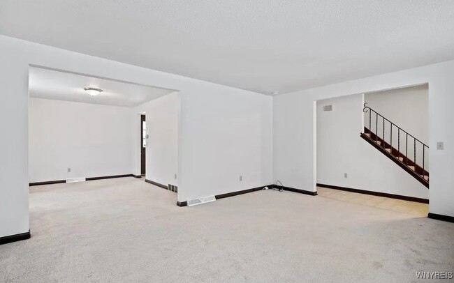 Building Photo - 313 Kaymar Dr